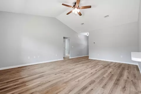 Living - 6140 Clover St, Crestview, FL 32539 photo 3 of 6