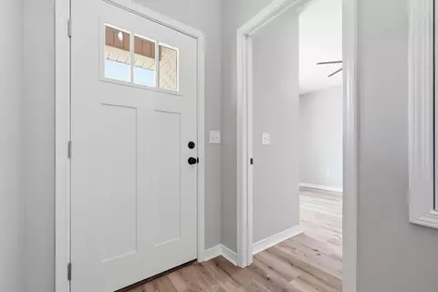 Entry Way - 6140 Clover St, Crestview, FL 32539 photo 1 of 6