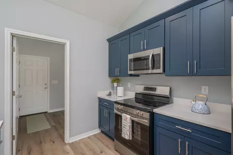 Kitchen - 6140 Clover St, Crestview, FL 32539 photo 5 of 8