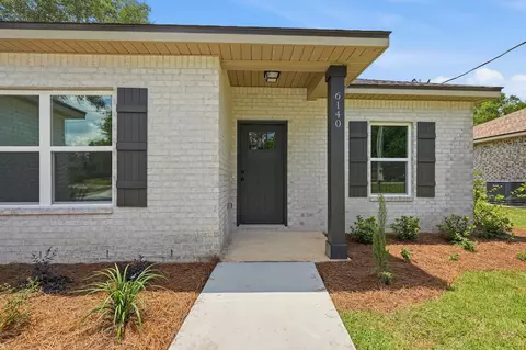 Exterior - 6140 Clover St, Crestview, FL 32539 photo 5 of 13