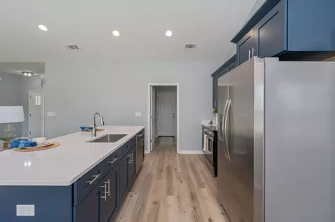 Kitchen - 6140 Clover St, Crestview, FL 32539 photo 2 of 8