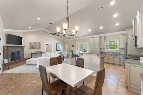 Dining - 6956 W Highway 4, Baker, FL 32531 photo 2 of 2