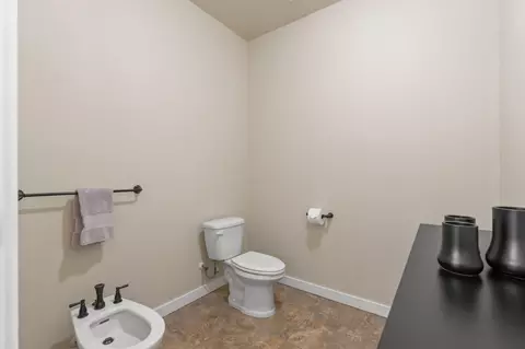 Bath - 6956 W Highway 4, Baker, FL 32531 photo 4 of 6