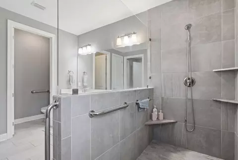 Bath - 76 Oaktree Blvd, Freeport, FL 32439 photo 6 of 6