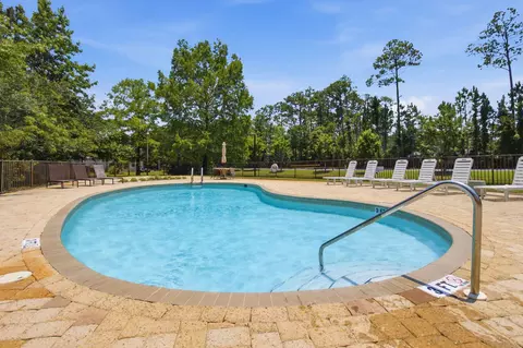 Exterior - 76 Oaktree Blvd, Freeport, FL 32439 photo 11 of 12