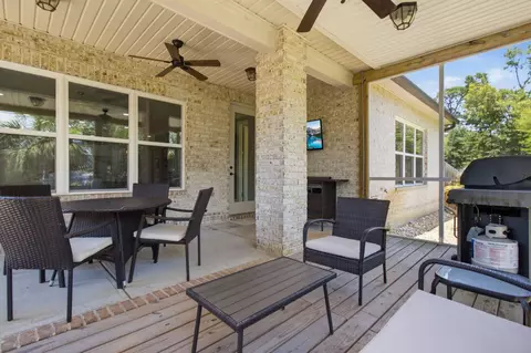 Exterior - 76 Oaktree Blvd, Freeport, FL 32439 photo 4 of 12
