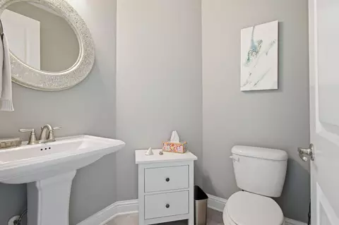 Bath - 76 Oaktree Blvd, Freeport, FL 32439 photo 3 of 6