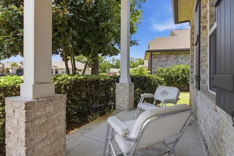 Exterior - 76 Oaktree Blvd, Freeport, FL 32439 photo 2 of 12