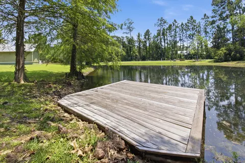 Exterior - 76 Oaktree Blvd, Freeport, FL 32439 photo 10 of 12