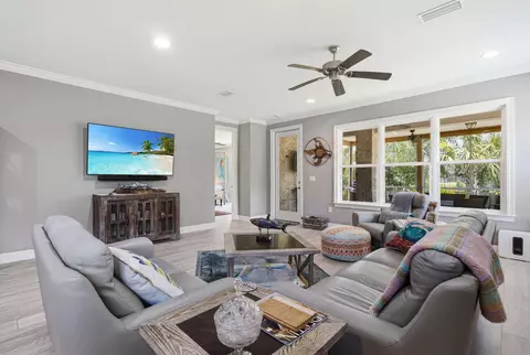 Living - 76 Oaktree Blvd, Freeport, FL 32439 photo 1 of 4