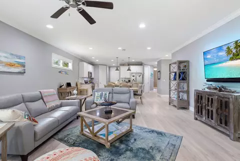 Living - 76 Oaktree Blvd, Freeport, FL 32439 photo 4 of 4