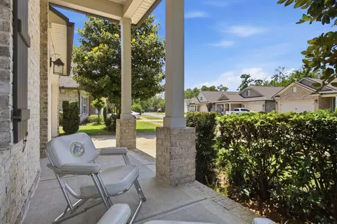 Exterior - 76 Oaktree Blvd, Freeport, FL 32439 photo 9 of 12