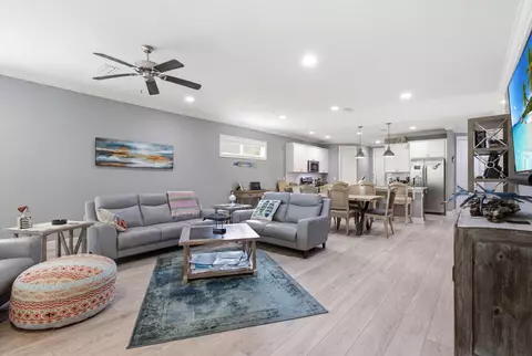 Living - 76 Oaktree Blvd, Freeport, FL 32439 photo 3 of 4