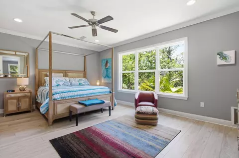 Bedroom - 76 Oaktree Blvd, Freeport, FL 32439 photo 6 of 9