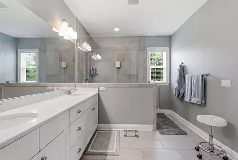 Bath - 76 Oaktree Blvd, Freeport, FL 32439 photo 5 of 6