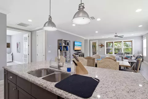 Kitchen - 76 Oaktree Blvd, Freeport, FL 32439 photo 2 of 6