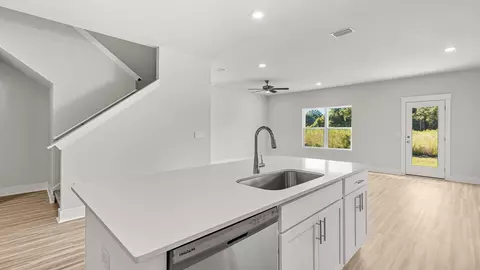 Kitchen - 78 Foxtrail Run, Freeport, FL 32439 photo 2 of 2