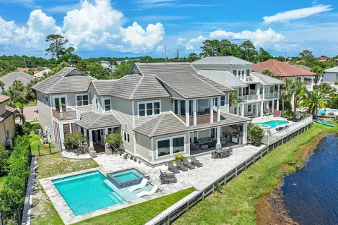4728 Rendezvous Cv, Destin, FL 32541