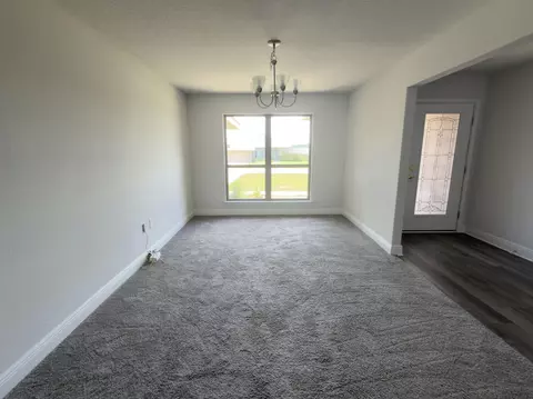 Living - 2112 Queen St, Crestview, FL 32536 photo 7 of 7