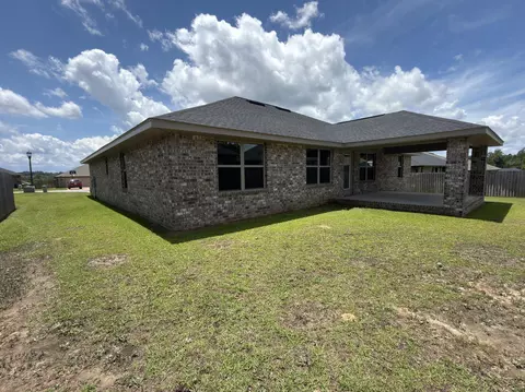 Exterior - 2112 Queen St, Crestview, FL 32536 photo 3 of 4