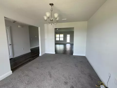 Living - 2112 Queen St, Crestview, FL 32536 photo 6 of 7