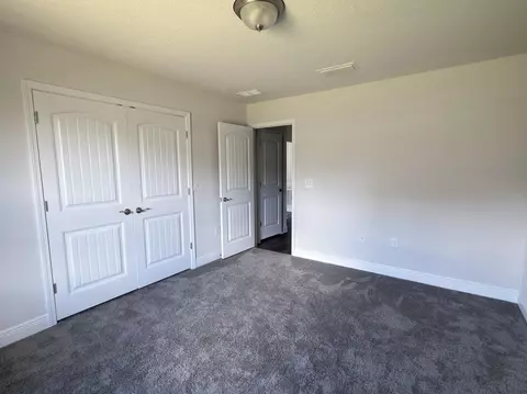 Bedroom - 2112 Queen St, Crestview, FL 32536 photo 6 of 8