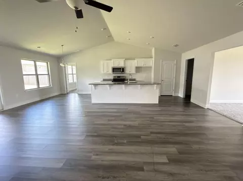 Living - 2112 Queen St, Crestview, FL 32536 photo 3 of 7