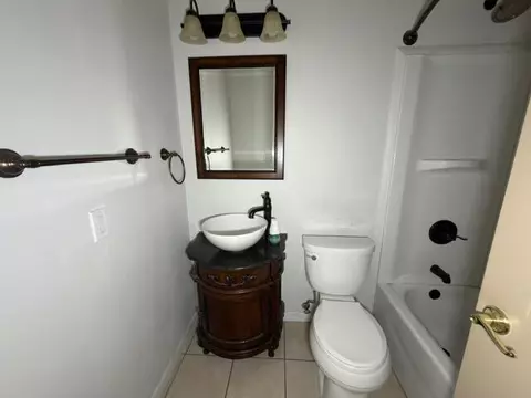 Bath - 516 Forrest Ct, Crestview, FL 32539 photo 2 of 2