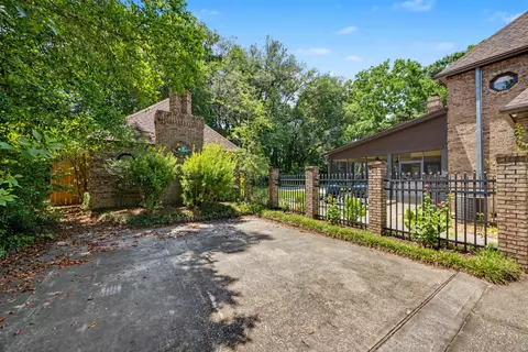 Exterior - 1197 Sioux Cir, Crestview, FL 32536 photo 2 of 30