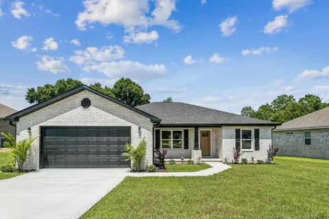 Exterior - 249 Paradise Palm Cir, Crestview, FL 32536 photo 2 of 11
