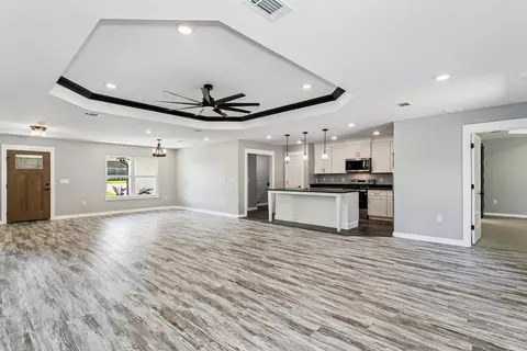 Living - 249 Paradise Palm Cir, Crestview, FL 32536 photo 5 of 6