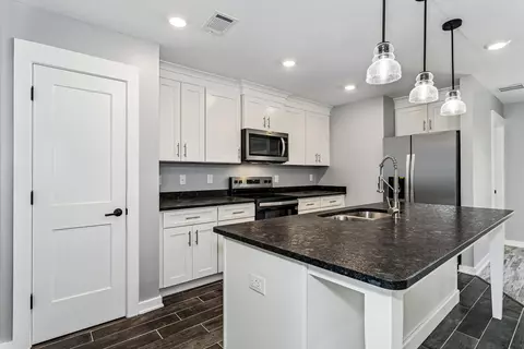 Kitchen - 249 Paradise Palm Cir, Crestview, FL 32536 photo 2 of 4