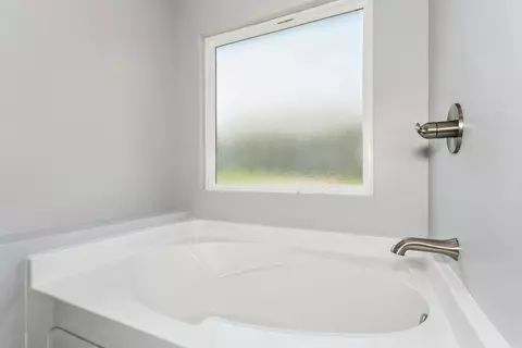 Bath - 249 Paradise Palm Cir, Crestview, FL 32536 photo 3 of 5