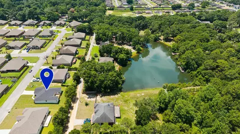 View/Area - 249 Paradise Palm Cir, Crestview, FL 32536 photo 2 of 10