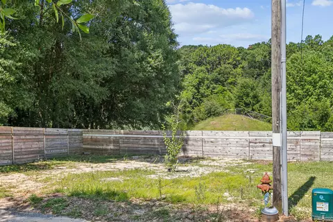 Exterior - 249 Paradise Palm Cir, Crestview, FL 32536 photo 8 of 11
