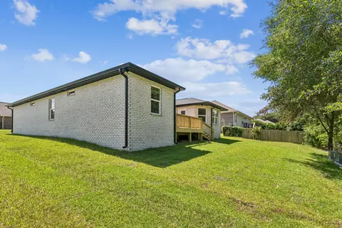 Exterior - 249 Paradise Palm Cir, Crestview, FL 32536 photo 10 of 11