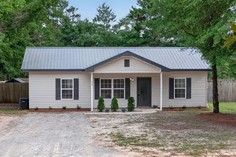 226 E Cypress Ave, Defuniak Springs, FL 32433