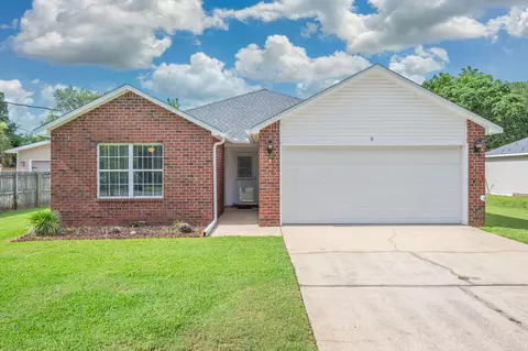 9 Newcastle Dr, Fort Walton Beach, FL 32547