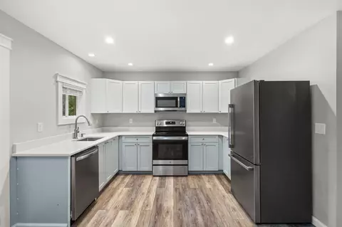 Kitchen - 35 North Ave, Freeport, FL 32439 photo 2 of 2