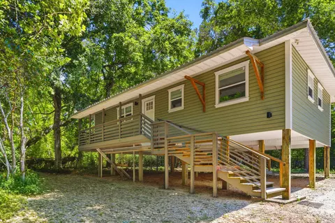 35 North Ave, Freeport, FL 32439
