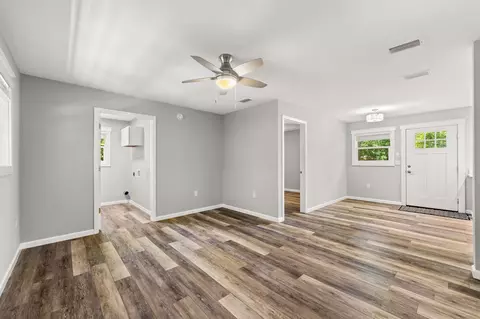 Living - 35 North Ave, Freeport, FL 32439 photo 4 of 5