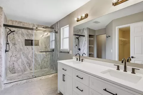 Bath - 330 Egan Dr, Crestview, FL 32536 photo 2 of 3