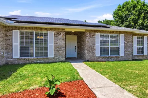 Exterior - 330 Egan Dr, Crestview, FL 32536 photo 6 of 11
