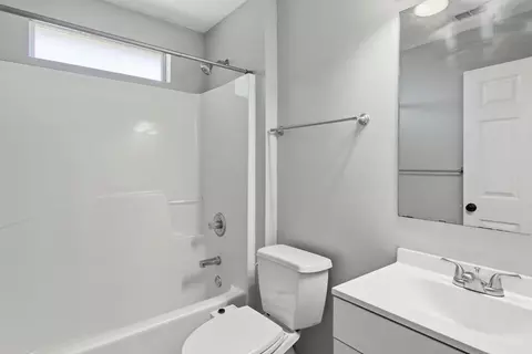 Bath - 330 Egan Dr, Crestview, FL 32536 photo 1 of 3