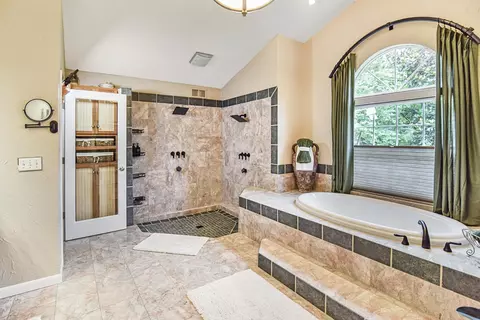 Bath - 106 Eagle Ct, Crestview, FL 32539 photo 3 of 4