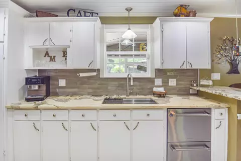 Kitchen - 106 Eagle Ct, Crestview, FL 32539 photo 2 of 3