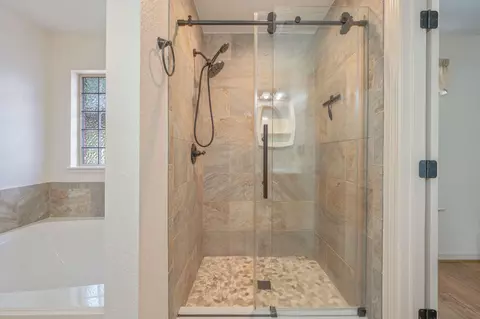 Bath - 4216 Painter Branch Rd, Crestview, FL 32539 photo 3 of 6