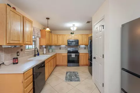 Kitchen - 4216 Painter Branch Rd, Crestview, FL 32539 photo 1 of 4