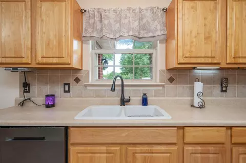 Kitchen - 4216 Painter Branch Rd, Crestview, FL 32539 photo 4 of 4