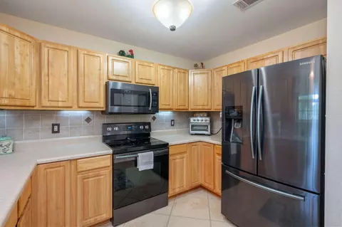 Kitchen - 4216 Painter Branch Rd, Crestview, FL 32539 photo 3 of 4